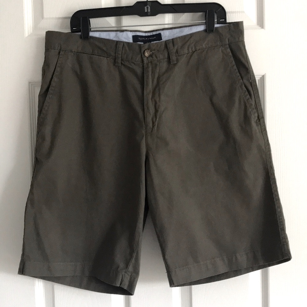 Tommy Hilfiger Flat Front Shorts Size 34